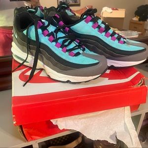 Nike Air Max '95 (GS) 7Y (womens 8.5)